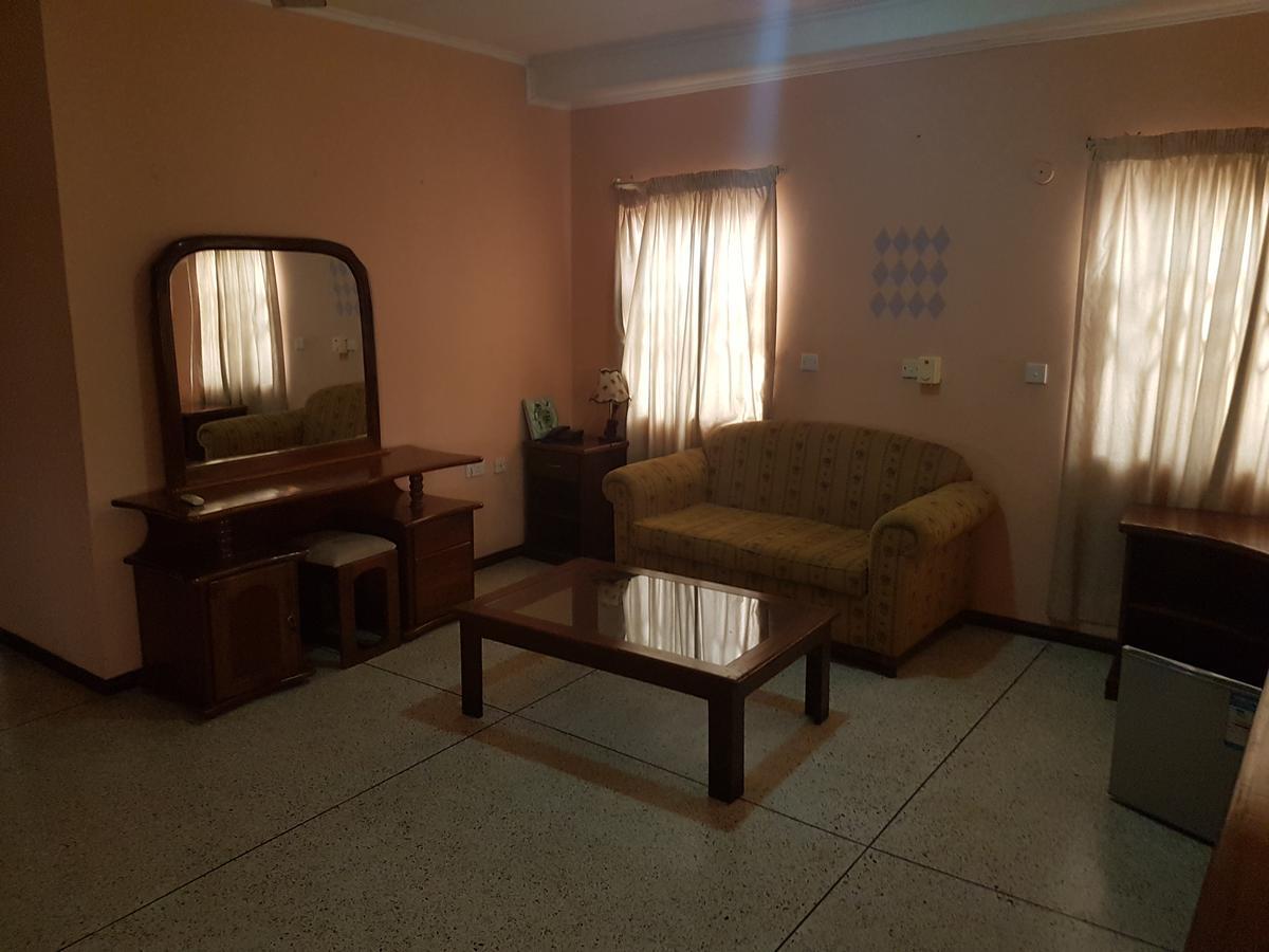 East Airport Guest House Accra Bagian luar foto